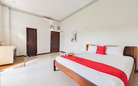 RedDoorz near GOR Sempaja Samarinda